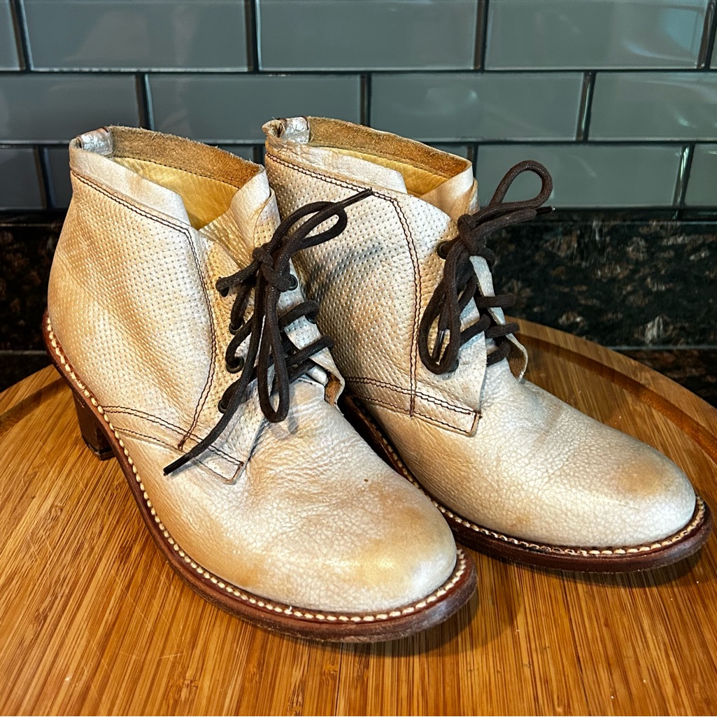 Bed St Women’s Ankle Boots In Light Beige Leather With Dark Laces